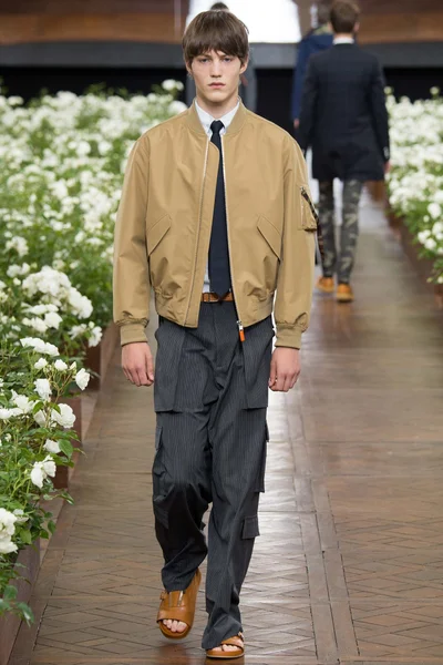 Look 23
